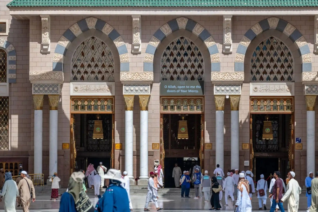 Pergerakan Akses Pintu Keluar Masjid Nabawi Dengan Kode Warna